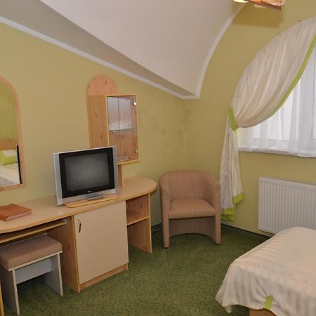 Hotel Serpanok Тячів Екстер'єр фото