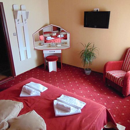Hotel Serpanok Тячів Екстер'єр фото