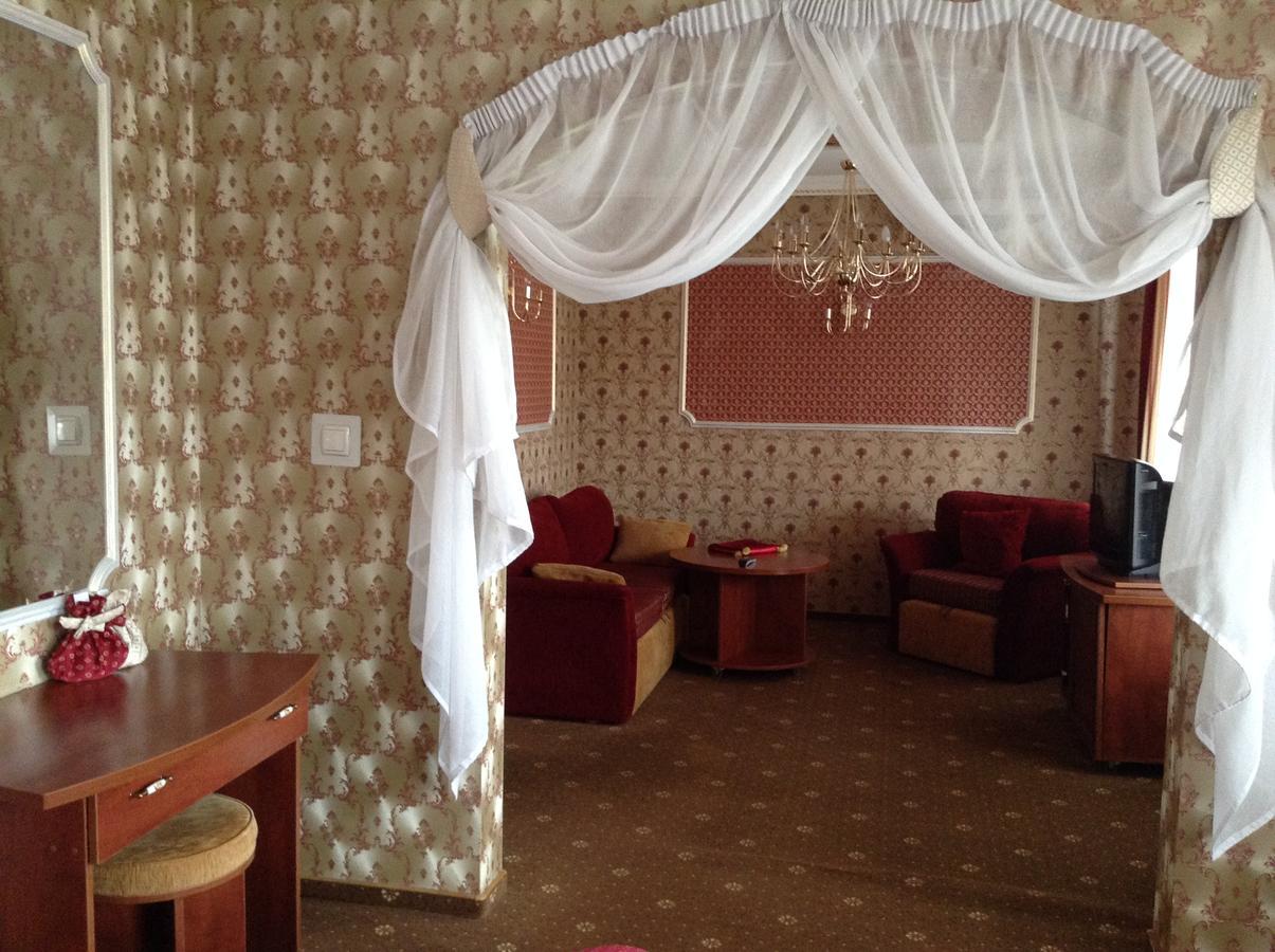 Hotel Serpanok Тячів Екстер'єр фото