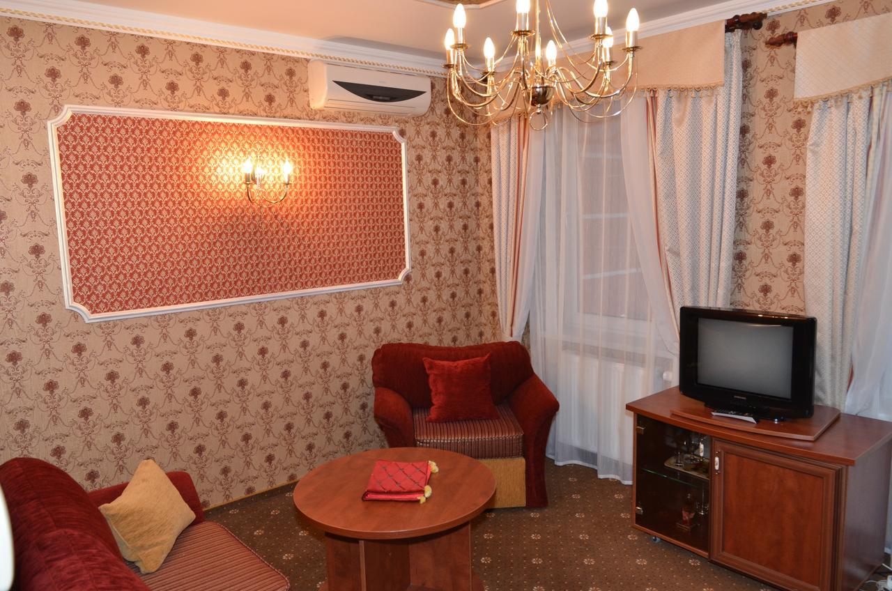 Hotel Serpanok Тячів Екстер'єр фото