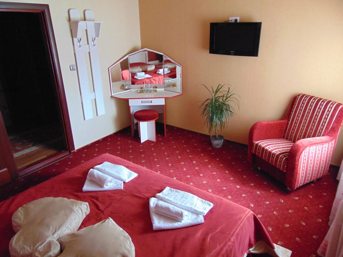 Hotel Serpanok Тячів Екстер'єр фото